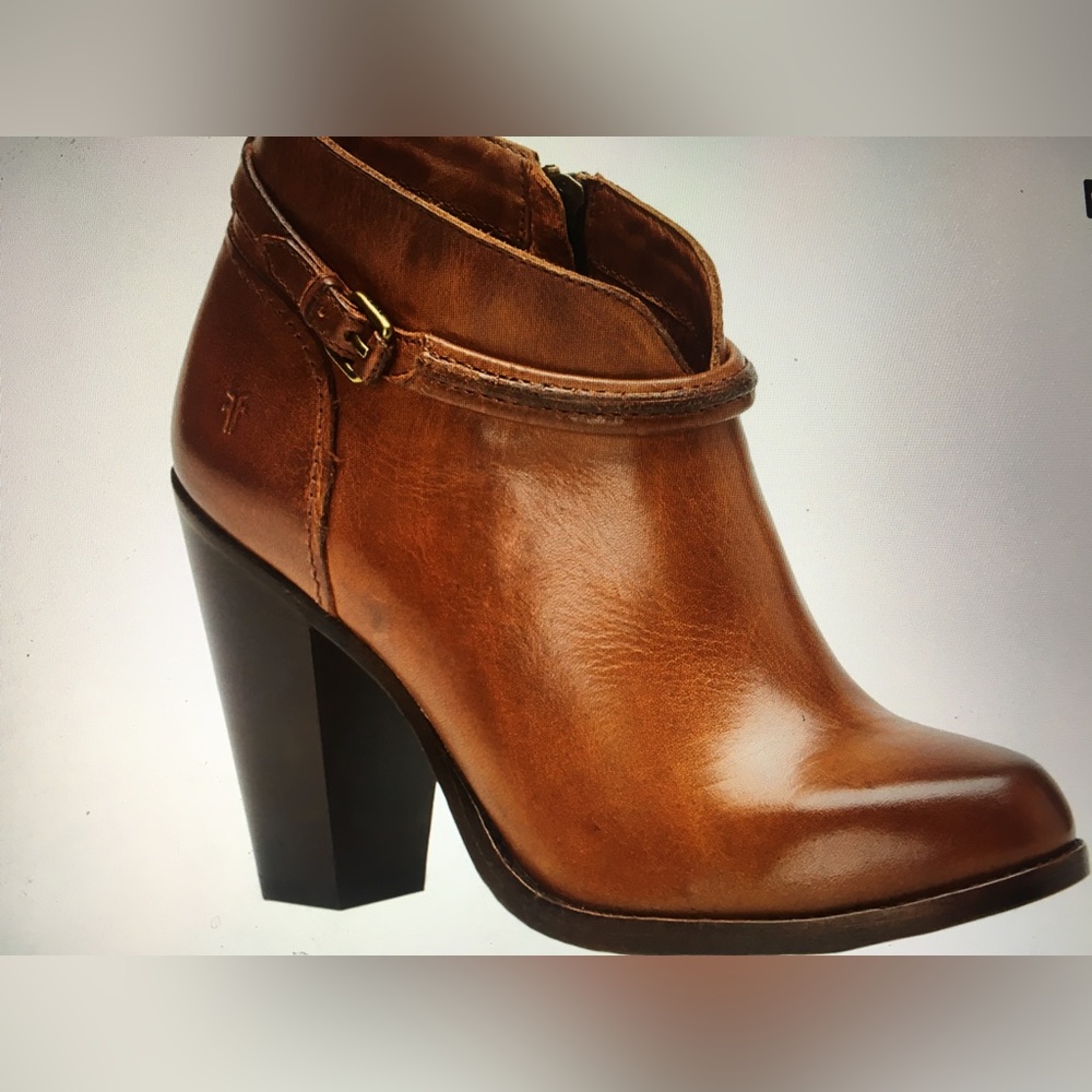 Frye Booties Brown NWT Heeled Boots GORGEOUS sz 7B Genuine Frye Leather